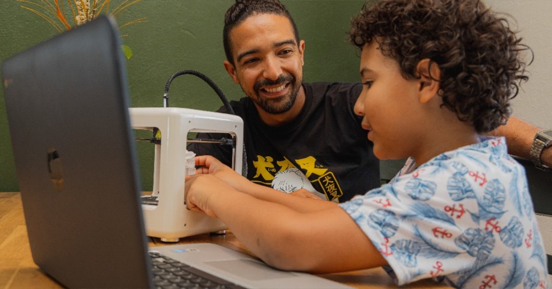 ISArubaonline's tweet photo. What is it like to have your child enrolled in an online school? Learn all about the parent experience at https://t.co/D2ZovtcjqA
#ISAonline #onlineschooling #parentexperience https://t.co/jkhofzhiXe