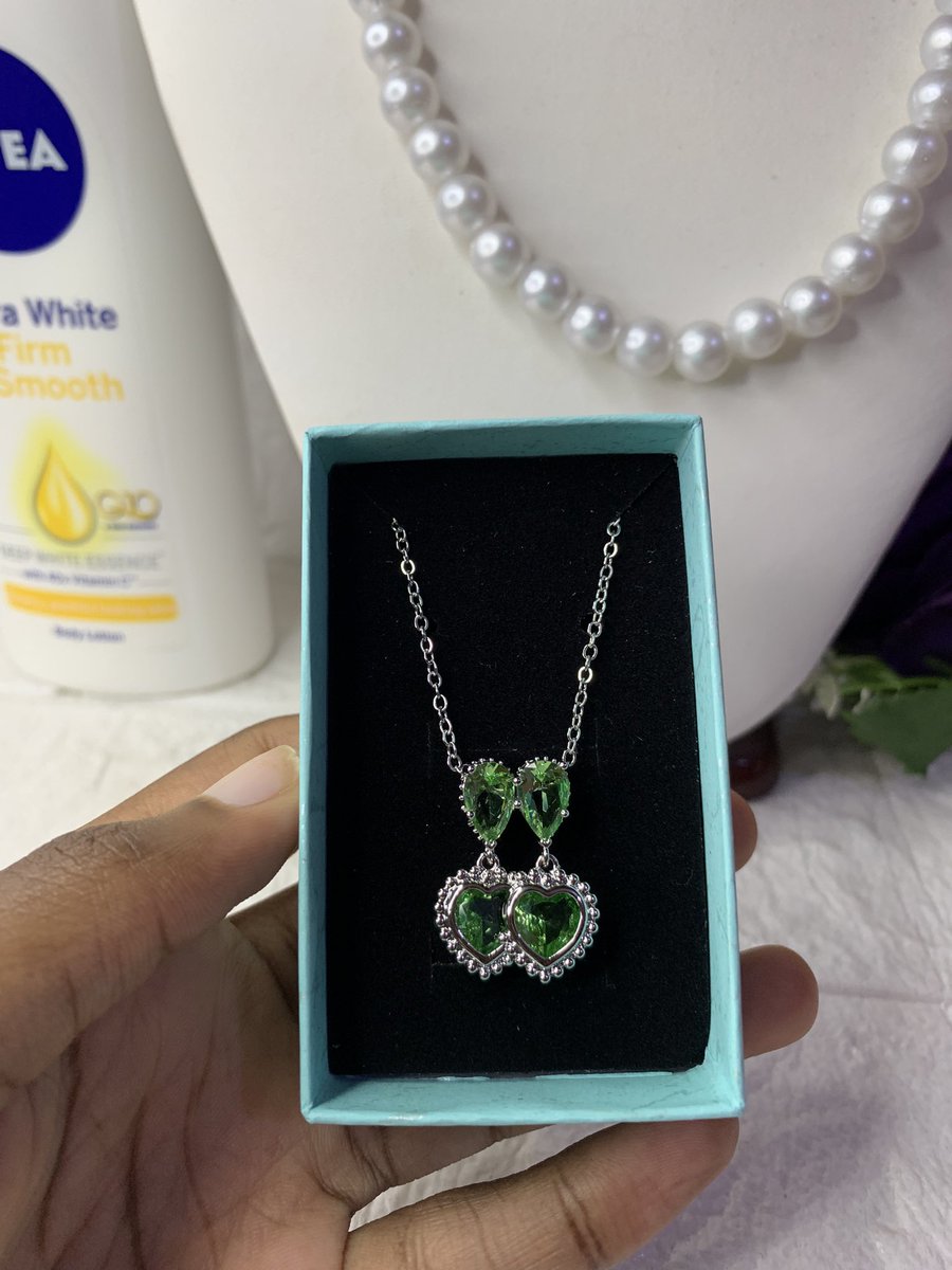 ademisoye_to's tweet photo. When I say I have the best jewelry collection, this is what I mean☺️💜

All necklaces are available for pick up and delivery 🚚 

Price: 3000 (boxed)🔥

#OAUTwitter 

Please RT🙏🏽 https://t.co/8pOEOTXX8l