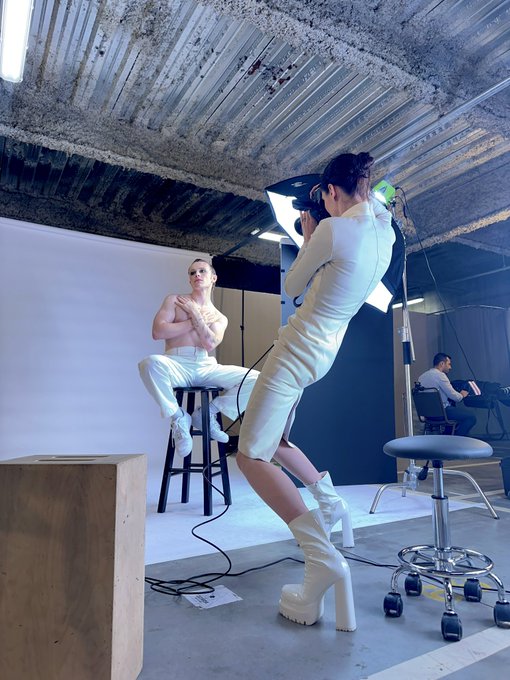 I definitely pushed myself out of my comfort zone on this shoot! Coco Rocha was behind the ?! https://t