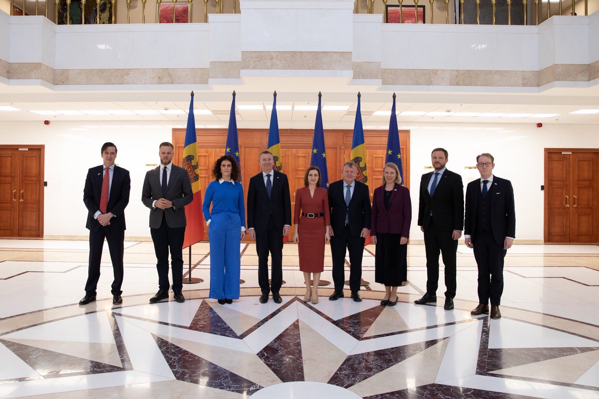 We support EU candidate Moldova in reforms and in difficult situation due to Russia’s war against Ukraine. Under-Sec of State @sauerka in 🇲🇩 with NB8 foreign ministers. Met with Pres @sandumaiamd, Prime Min @DorinRecean, Foreign Min @nicupopescu and Speaker @Igor_Grosu_md.