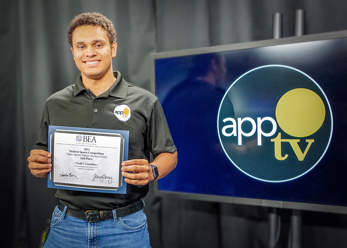 Appstatecomdept's tweet photo. We are so proud of our Dept. of Communication students and faculty who brought home multiple BEA awards! Read more about it here: https://t.co/2JtsaiaVf6
@appstate @AppStateFAA @WatchAppTV
#appstate #appstatefaa #appstatecomdept #apptv #beaawards #electronicmediabroadcasting https://t.co/Yo4oRr0W2Q
