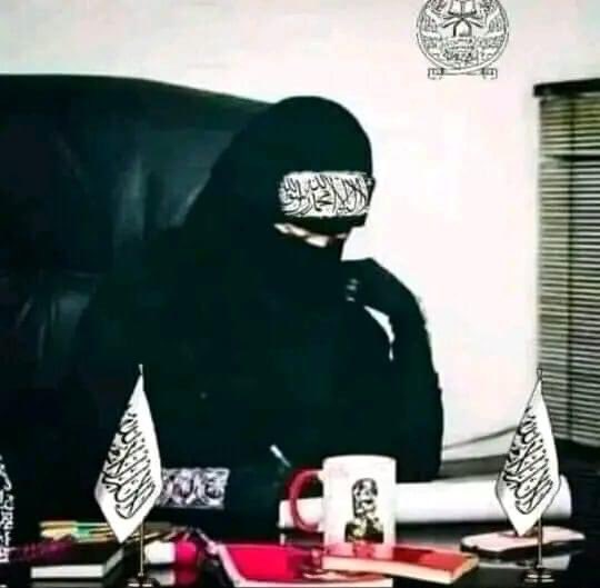 ZelikhaY33512's tweet photo. کوشش وکړﺉ دمیډیا څخه دحق مضبوط سنګرونه جوړ کړﺉ اود خپل دیـــــن ایمان او پیغمبر ﷺ د دفاع لپاره مو قلمونه تاند وساتﺉ!ځکه غربیـــانو په پراخه کچه اشخاص روزلي او غواړی چی ځوانان دخپلې حقې او سپیڅلې داعیی څخه په شا کړي او خپل باطل الـــحاد سیکولریزم ارتداد او کمونیزم ته یې جلب https://t.co/WHQtgGUEMW
