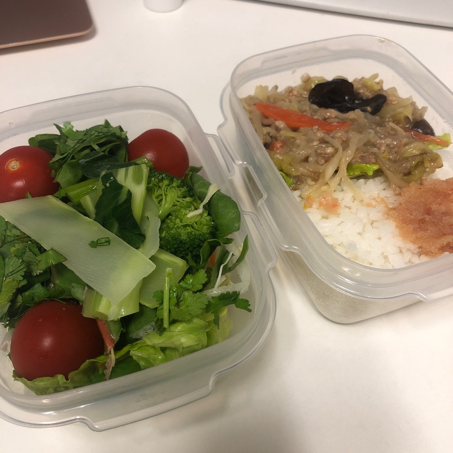 eats_tokyo's tweet photo. 野菜炒め&明太子onライス・サラダ
#stirfriedvegetablesonrice #mentaiko #spicycodroe #salad #lunchbento #お弁当 https://t.co/jeJJz3QCSj
