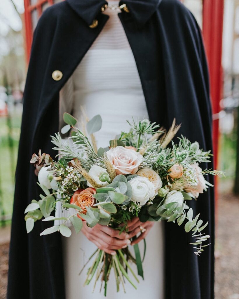 Aime, weddings, coats and bouquets 🖤
.
.
.
.
.
#londonwedding #islingtontownhall #alternativeweddingphotographer #weheartpictures #londonbride #citywedding #moderbride #londonweddingphotographer #urbanwedding #archipelagopresets #hackney instagr.am/p/CribZAYNt_X/