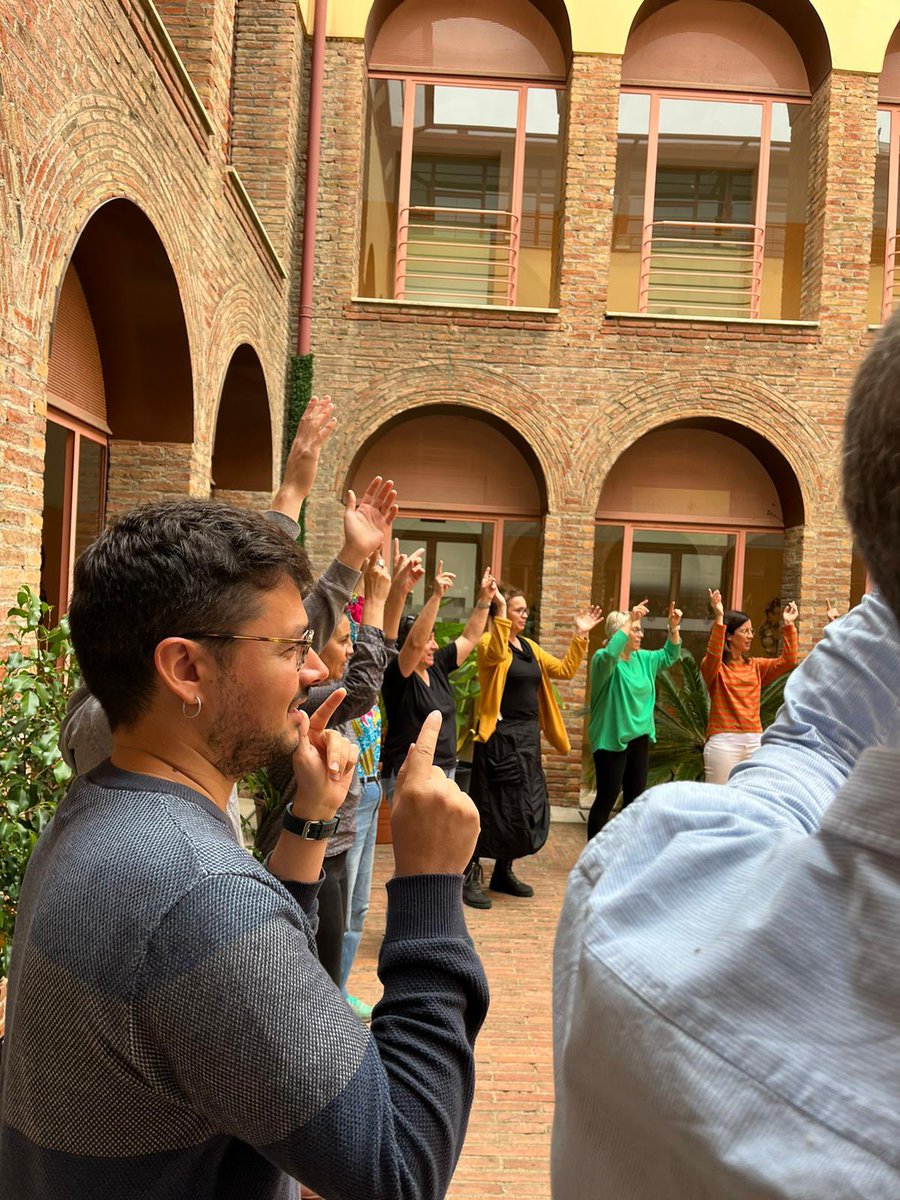 FundacioCarulla's tweet photo. #MutareTerritori a #Tarragona 📌🦋🎼 Visca la #música com a art que fomenta la cohesió social! Quin gran dia d’inspiració, transformació, #comunitatMutare i un repte: que tothom tingui accés a la #cultura. https://t.co/cPnZGzBpg4