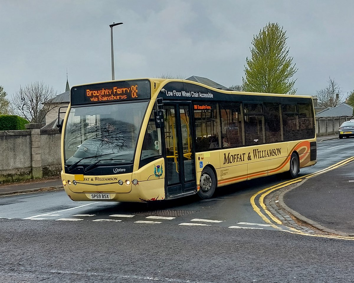 ScottishSoloFan's tweet image. Moffat &amp;amp; Williamson Optare Versa V1110 SP59 BSX seen on Albert Road running service 88 to Broughty Ferry.