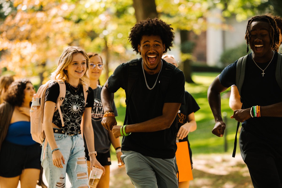 kcollege's tweet photo. Create a buzz on the Day of Gracious Giving! ๐ Gifts on May 17 help support K students and provide faculty resources and financial aid. ๐งก๐ค Make your gift early at https://t.co/fwZ95YiZy0. #KGraciousGiving #KBrighterLight https://t.co/VbJo2A8wLb