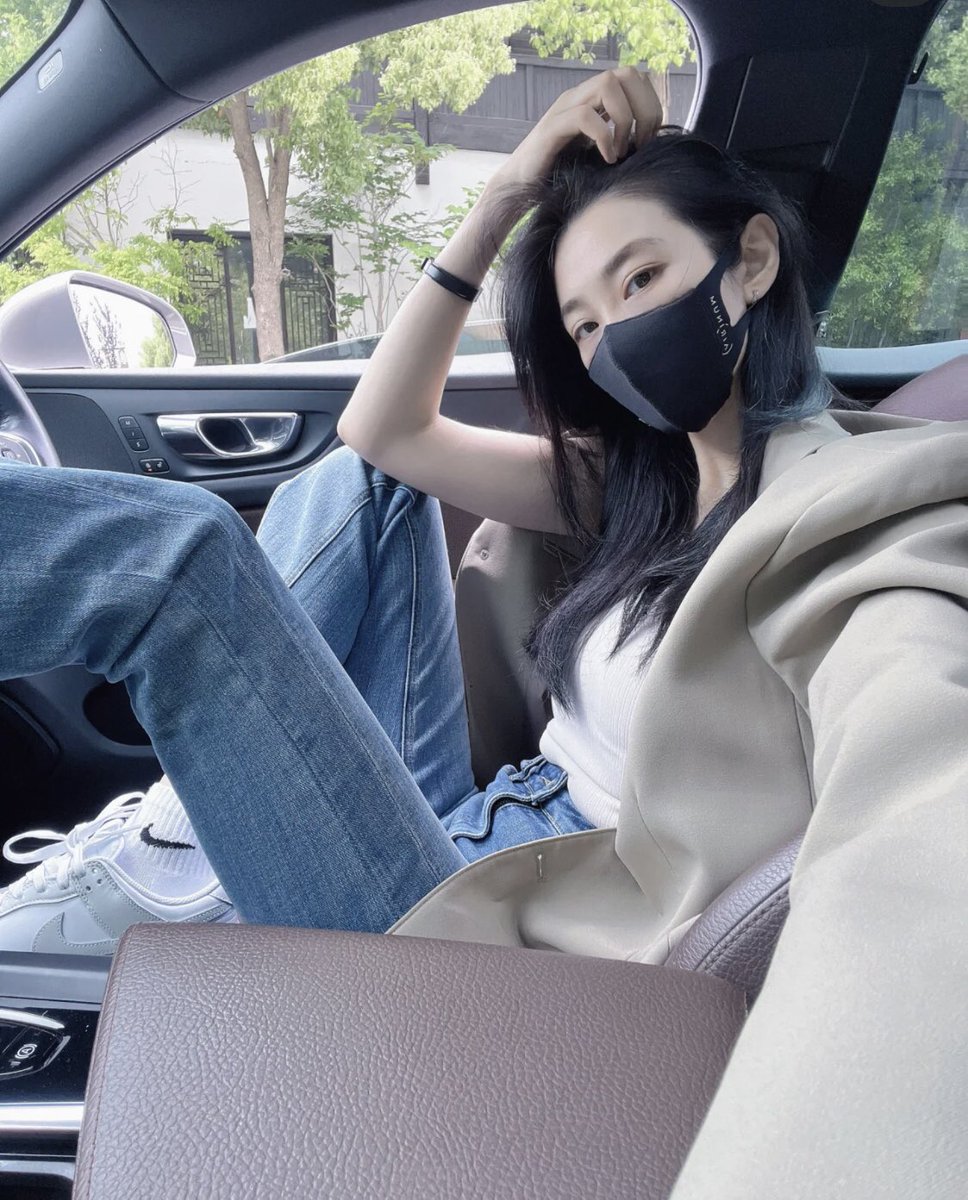 youya520's tweet photo. 我要的是男人做我老婆
而不是做我的狗
喜欢看起来干净利落简单大方的
喜欢你侬我侬
喜欢耳鬓厮磨的温存
喜欢相处时彼此放松互相粘人
我要的是占有 要全部都属于我
要他的身体和心灵每一寸敬我爱我
和不能失去我 https://t.co/mHVO9lJvtd