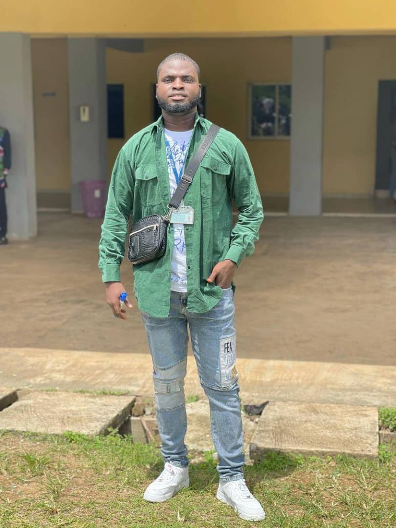 Mojisiolami_'s tweet photo. JIS ARMIES OOUITES signed out in styleβ¦ wearing lovely sneakers from yours truly. Congratulations π. 1/2
#OOUSignout https://t.co/IG6GlWk1je