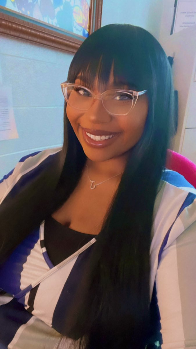 MsMottMSW's tweet photo. Wearing my blue to recognize the importance of working together as a community to prevent child abuse! 💙 https://t.co/1zFGrEj0jM