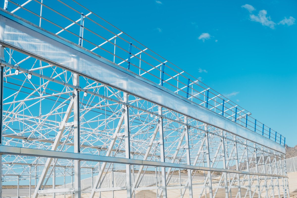 Novagric's tweet image. 🔝Instalación del prototipo real de la barandilla #BSAFE en un proyecto de invernadero

💡Este sistema de protección es solo el primer paso en nuestra búsqueda de generar soluciones para la seguridad en el sector agrícola. 

Conoce más detalles🔗🎥
youtube.com/watch?v=bVFucR…