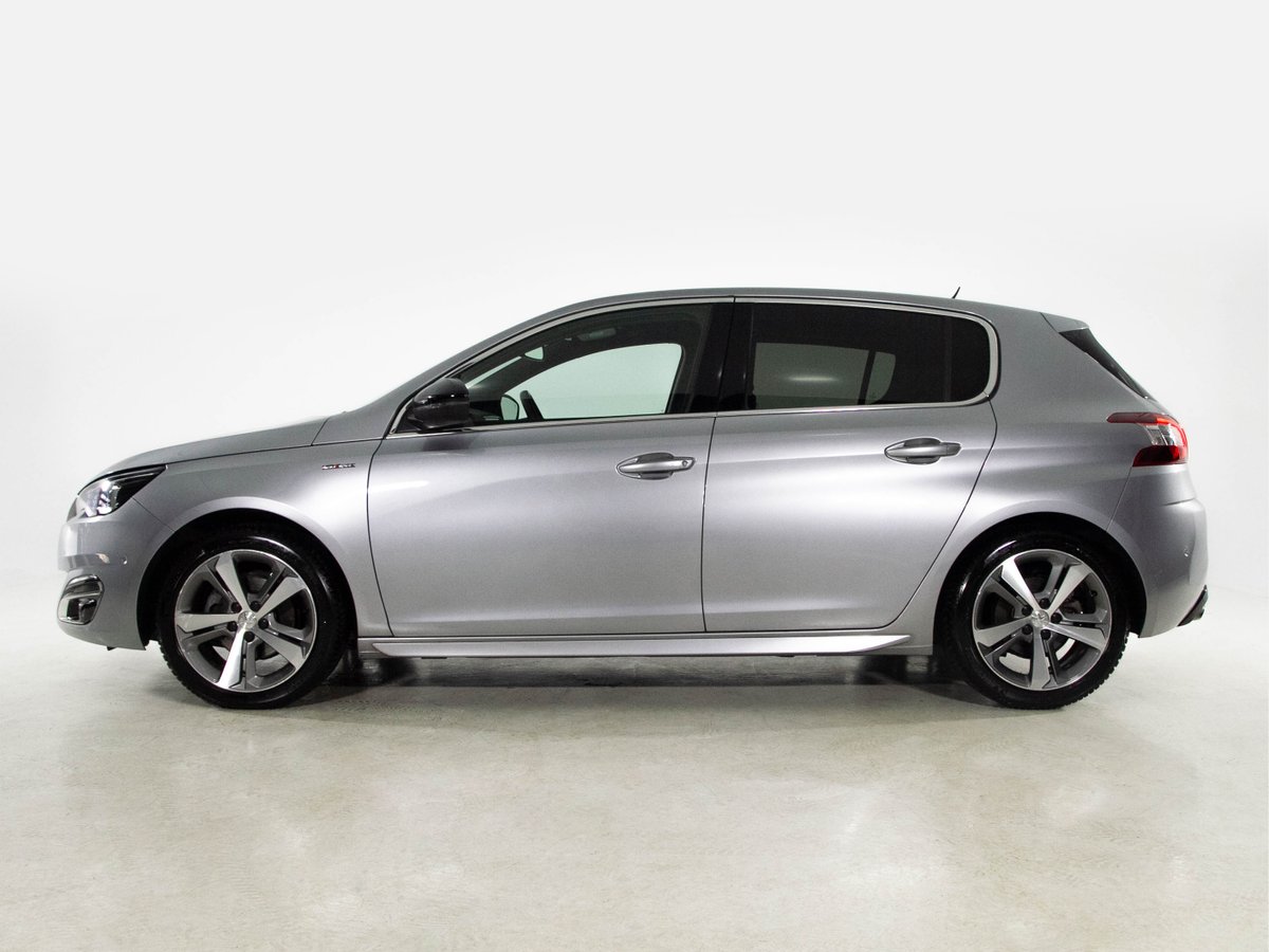 AutoGouveia's tweet photo. PEUGEOT 308 1.2 PURETECH AUTO GT LINE
Compacto, eficiente, com um conforto de utilização inegável vindos de um verdadeiro prazer de condução, conforto no arranque e nas manobras de estacionamento. Um utilitário que tem tudo para o adorar.
https://t.co/hoxQbKlvP6 https://t.co/647zIpK54b