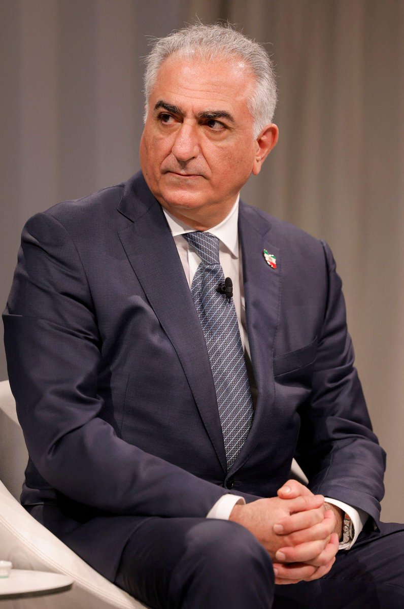 انقلاب ایران 𓃬☼ tweet media