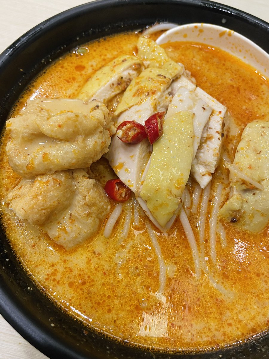 MrHappyGoodVibe's tweet photo. Solo gaming 😎 #Laksa #HawkerChan https://t.co/5WX3PIIUOD