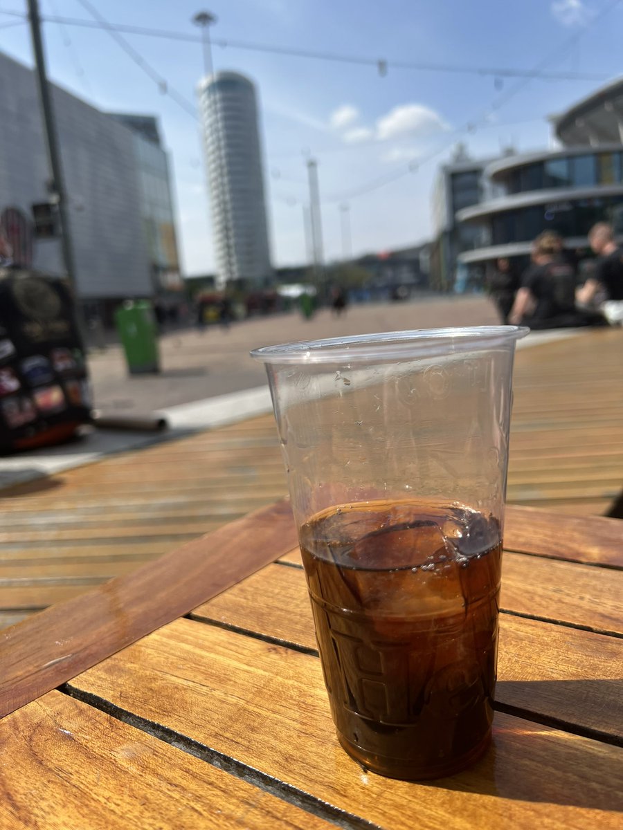 djrobvansoest's tweet image. En klaar voor de eerste van de 2……
#Metallica #NoRepeatWeekend #Amsterdam 🤟🏻🤟🏻