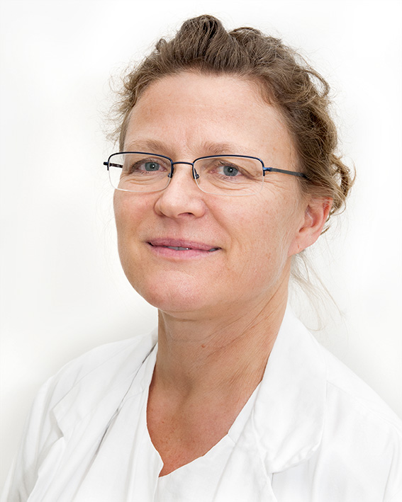 Congratulations to Professor Åslaug Helland with King Olav V's Prize for Cancer Research!! Very well deserved! We look forward to working together with Åslaug to further advance cancer research, within and beyond the new national center MATRIX. @HellandAslaug