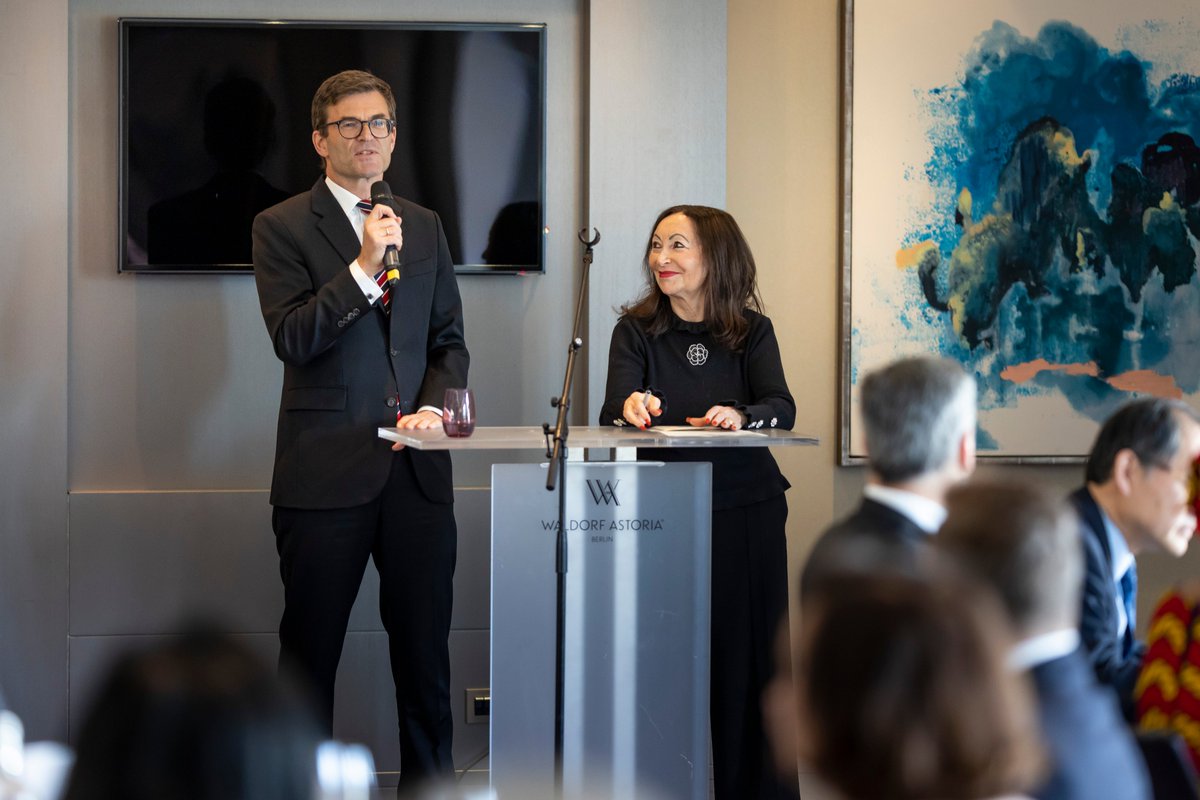 BMF_Bund's tweet image. The #CommonFramework should become a real set of rules for creditors and debtors that protect countries – and their populations – from falling into financial distress, especially in times of financial instability, says state secretary Heiko Thoms today at the Ambassadors Club.