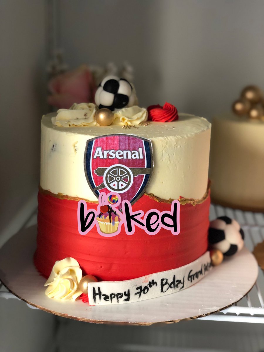 baked_gh's tweet photo. Want a slice of heaven?😍Call or WhatsApp us on 0266210228 to place your order🥳🍰🕺🏻💃🏻 https://t.co/k3WAiFXwkU
