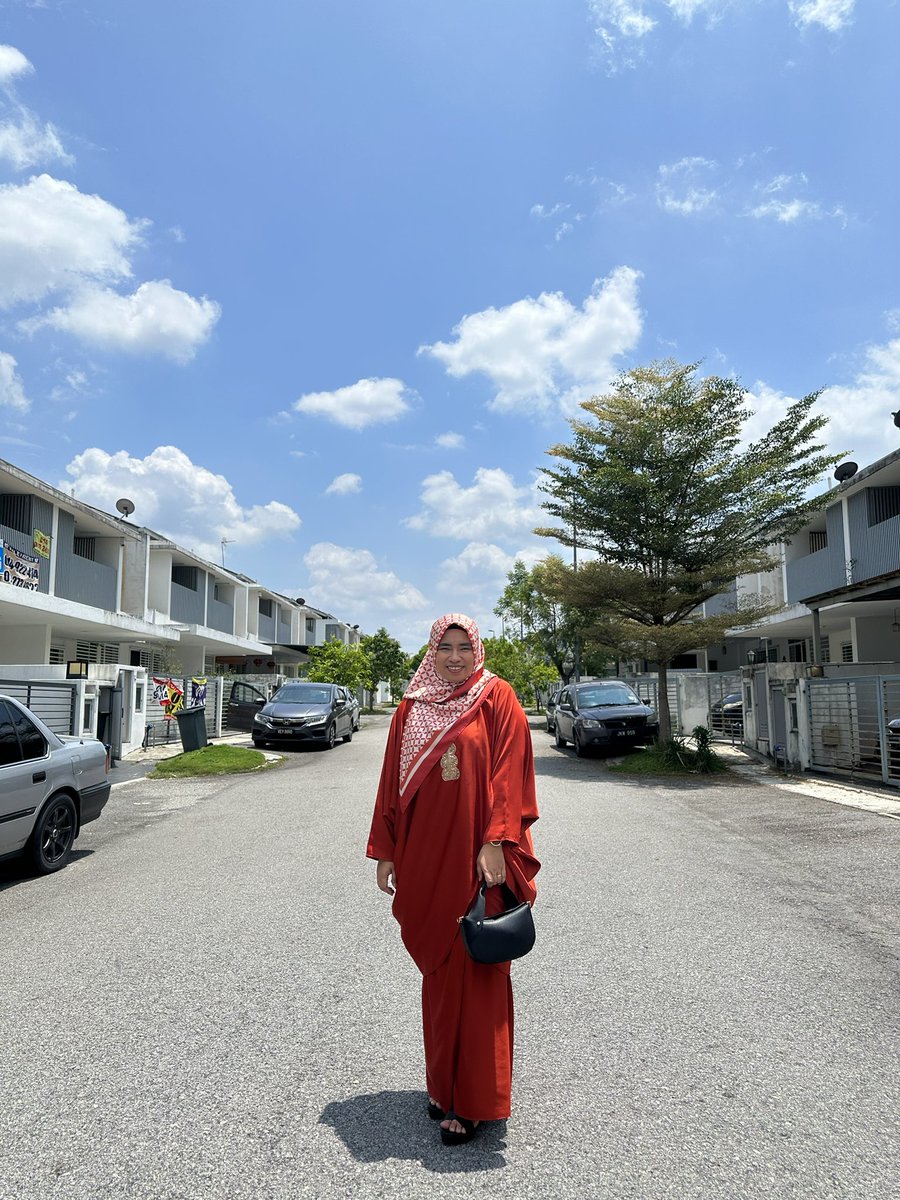 ain91_SZ's tweet photo. @TwtJodohMY Selamat Hari Raya! Kita try la eh usaha 🙈🙈 https://t.co/4vkaObThkb