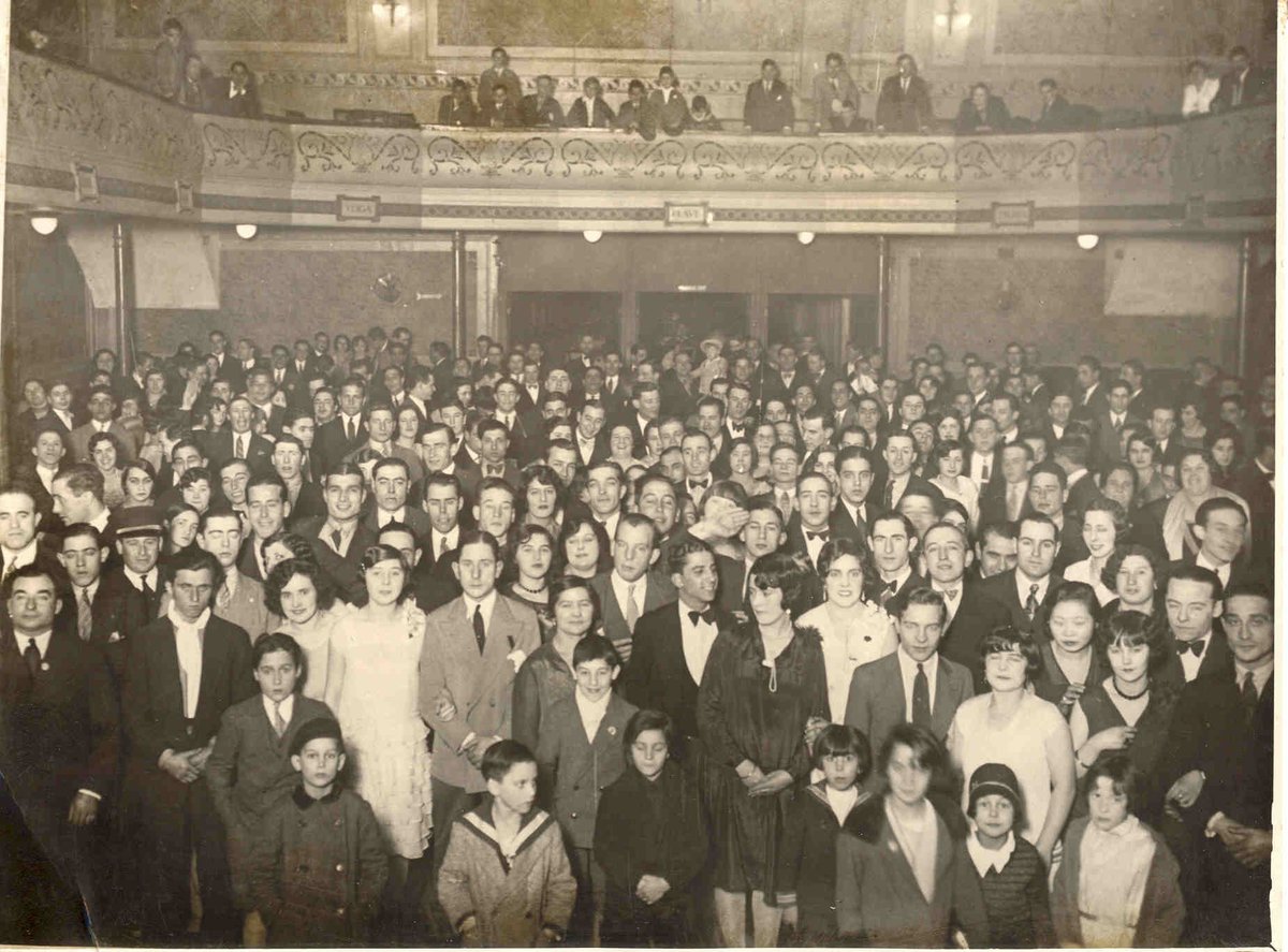 consellocultura's tweet photo. Na nova entrega de #Historiasdeidaevolta, proxecto que mantemos con @GaliciaAberta, achegámonos ao papel das sociedades microterritoriais da emigración galega en Arxentina. #HIEV

https://t.co/QSM4MgnDpX https://t.co/z95mM76mKZ