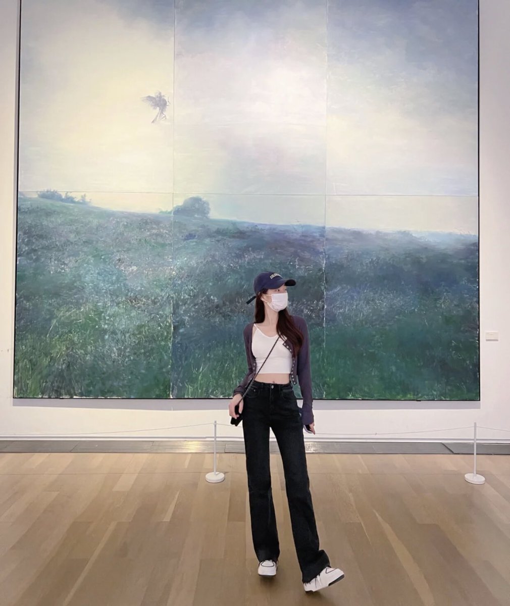 SnjG556's tweet photo. #辽宁美女 #沈阳 #大连 #鞍山市约 #抚顺市 #本溪市 #人妻 生活就像万花筒，缤纷精彩，于是便有了那些所谓的快乐，幸福。 https://t.co/UY8rvVSljT