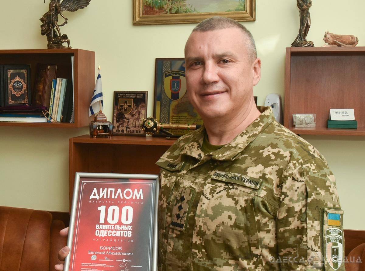 LogKa11's tweet photo. Ukrainian humanitarian aid corruption:

Ukrainian army officer Yevgeny Borisov bought a new ~$250000 Mercedes Benz G63 G-wagon. Registration number VN 1111 RS.

The car was put in his wife’s name, Alexandra, near the military recruitment office in Odessa. 

The car was driven to Spain after crossing into Poland. The vehicle is now located on 5 Avenue Playas del Duque, 2, 29660 Marbella, Málaga province.