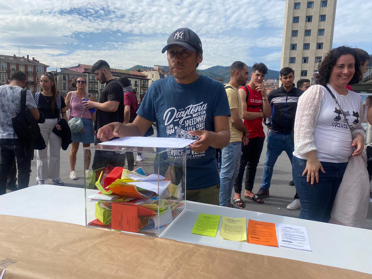 BesteBi_PSHbiz's tweet photo. #besteBi #EskubideakBozkatu #VotaDerechos #InorEzEtxerikGabe #NadieSinHogar #InorEzEskubiderikGabe #NadieSinDerechos https://t.co/qUpSlCdnu2