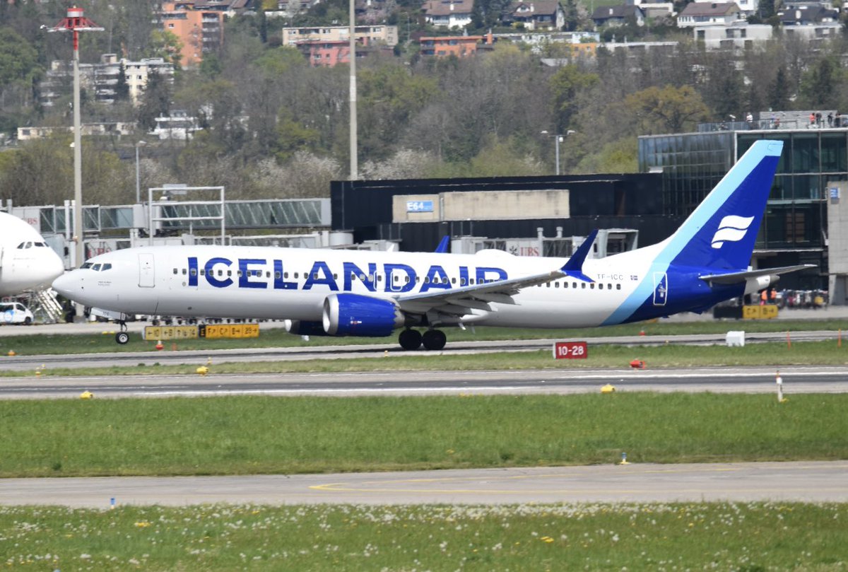 Roger_Schweiz's tweet photo. #ZRHmovements #ZRH #LSZH #Icelandair https://t.co/HCvdOTB3cP