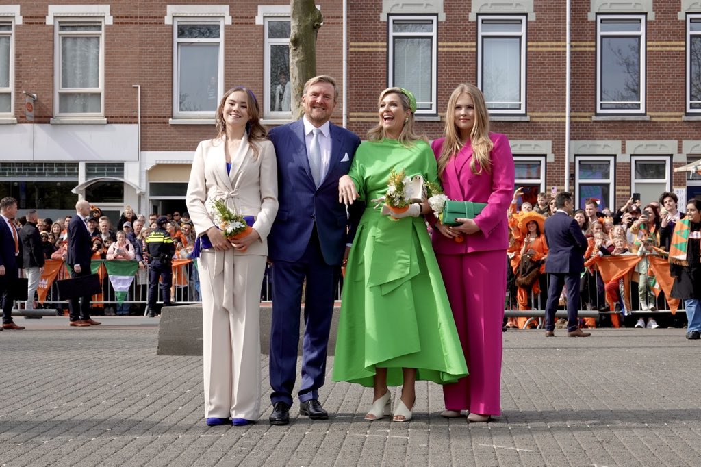 On behalf of the Dutch diplomatic network in the US, we congratulate King Willem-Alexander as we celebrate His Majesty’s birthday today, King's Day👑🎉 #KingsDay

While the Royal Family visits Rotterdam, we remember the many Royal Visits to the US since his reign began in 2013.
