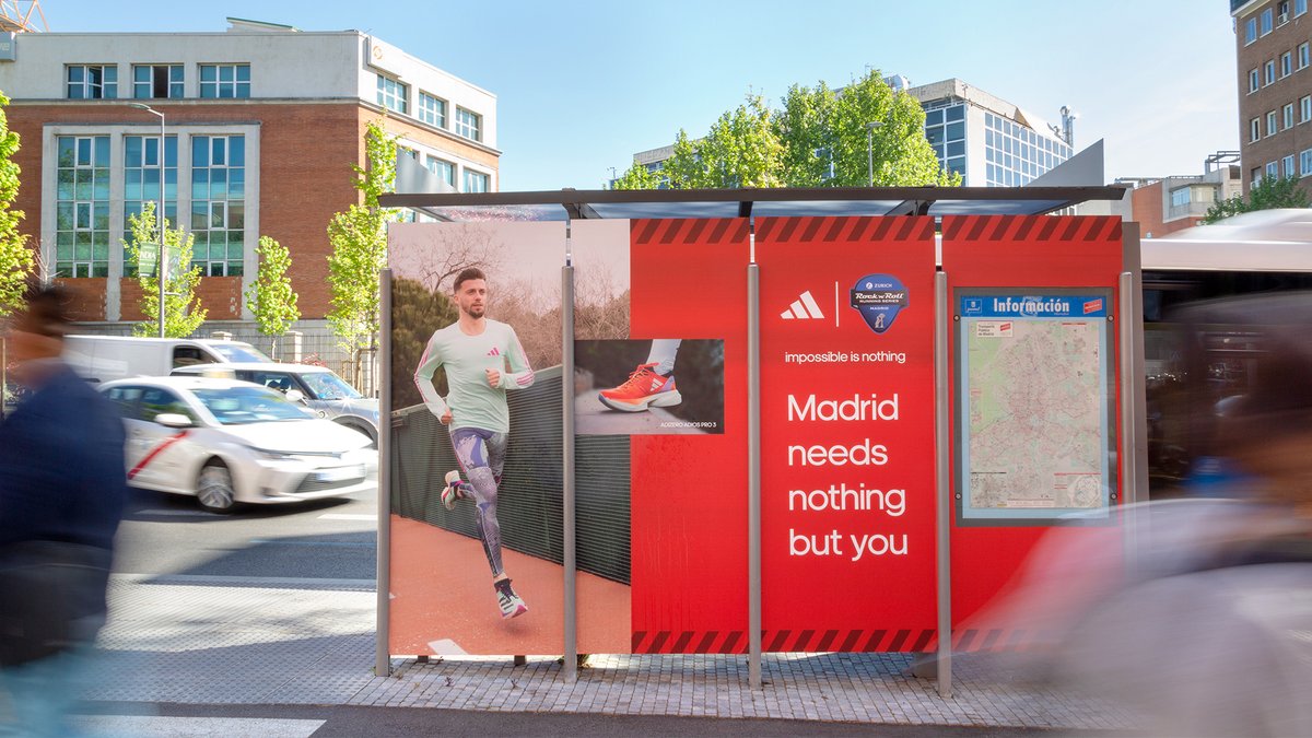 JCDecaux_ES's tweet photo. 🏃‍♂️ El 23 de abril las calles del centro de la capital se llenaron por la @RNRmadmaraton con @adidasrunning , donde colocamos estratégicamente nuestras marquesinas viniladas de la campaña con el claim "Madrid needs nothing but you" #JCDecaux #RNRMadrid #MadridMarathon #VivirloTodo https://t.co/Rw7PBBbcEB