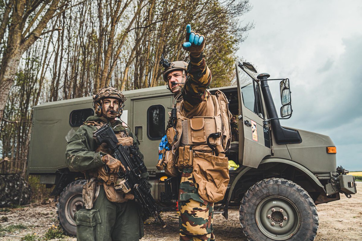 EtatMajorFR's tweet photo. #ORION23 | Mission défensive pour le @12eCUIRS dans le cadre de ORION à Mailly-le-Camp.
L’objectif : freiner l’avancée de la force ennemie et gagner du temps pour permettre aux unités de se redéployer, en attendant les combats à venir. #Focus 

➡️ https://t.co/iaRq6VACOW https://t.co/II2kGe8sn1
