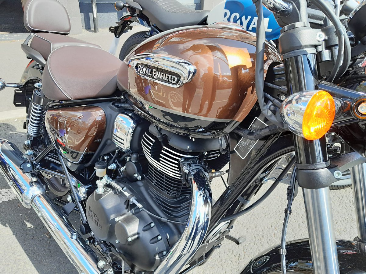 Let's revisit The Brown Meteor 350 Supernova, stunning, wouldn't you say? manhattanbikes.co.uk/shop/royal-enf… 

#royalenfieldHimalayan #meteor650  #royalenfield #manhattanbikes #classic350 #royalenfield650 #350royalenfield #sheffieldissuper  #motorcycles #ridepure #bikelife #SuperMeteor