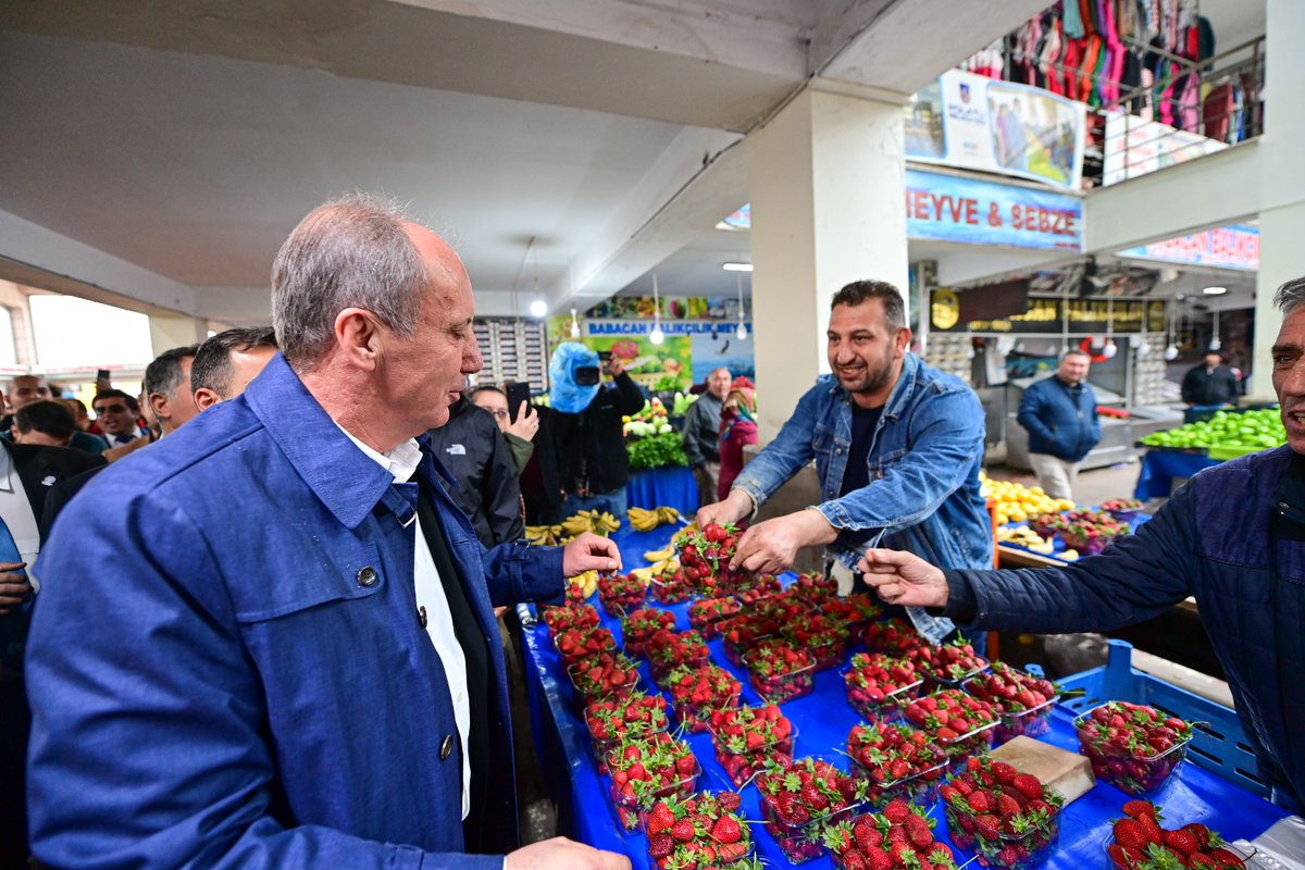vekilince's tweet photo. Etimesgut ve Polatlı'dayız. İnsanlarımızın dertlerine de neşelerine de ortak olmak için yorulmak nedir bilmeden yurttaşlarımızla buluşmaya devam ediyoruz. Çünkü biz diyoruz ki; Memleket Partisi var #UmutVar https://t.co/Md4tul5khq