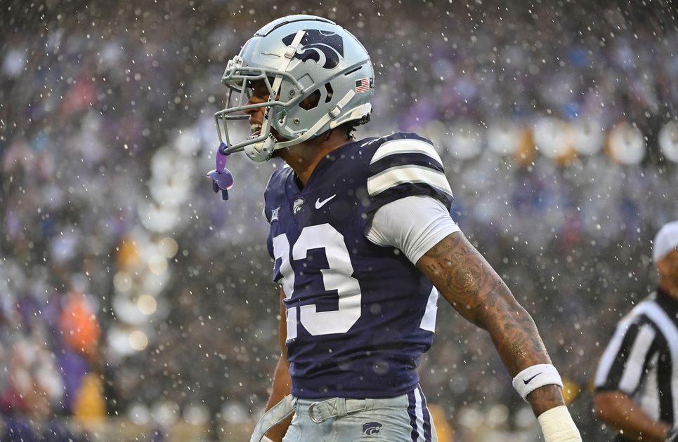 MarquesClayton1's tweet photo. Wishing another Warren Legend @Jbrents_18 good luck at this weekends @nfldraft. All of your hard work, dedication, faith, and determination has assisted you in overcoming adversity throughout your journey. You have the entire Far Eastside behind you!! Congrats JuJu!!#JustaKid https://t.co/kwG8JjIasd