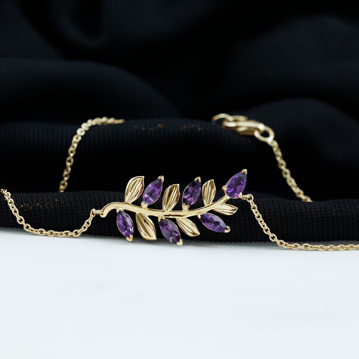 rosecjewels.com/products/1-25-… 

#gold #gemstones #instabracelet #lovejewelry  #crystaljewelry #amethyst #bracelet #pinkamethyst #jewelry #amethystgeode