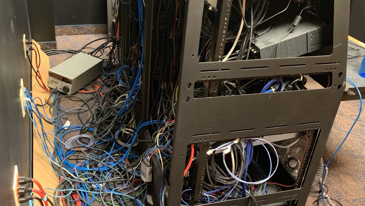 MediaNet_Av's tweet photo. Struggling with outdated A/V equipment? We feel you. Let MediaNet AV transform your space with a modern installation #AVUpgrade #OfficeSolutions https://t.co/RpRU9HR5pH