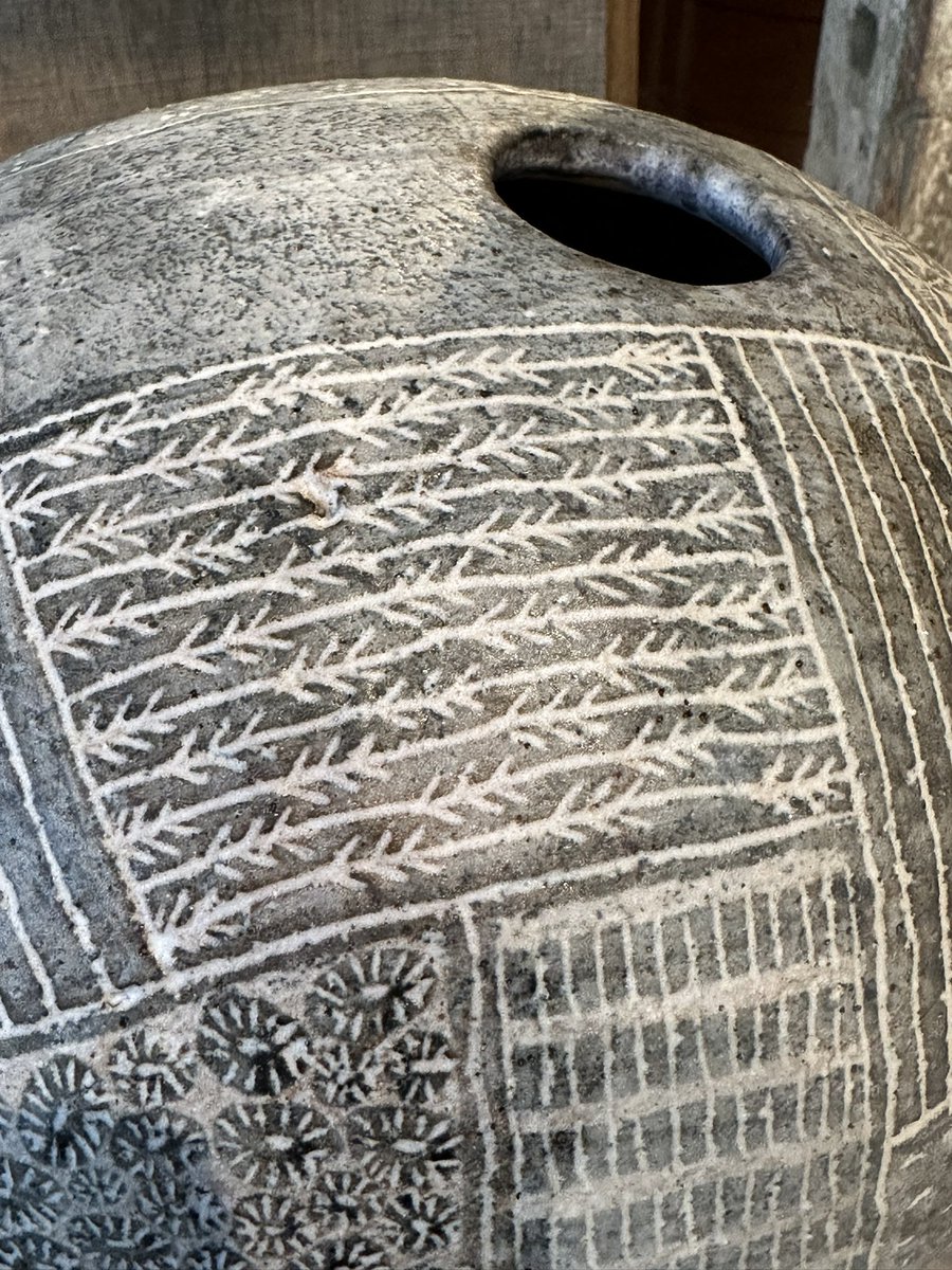 WWPostdadW's tweet photo. see|try|explore|learn|imagine

Seek out a gallery, explore, rest a while (&amp; enjoy a steaming pot of tea)

#yothom  @SladersYard

@ceramicscentre
@yothomstudiopottery
#studiopotter

Week 16|52 ‘23  images|ideas own https://t.co/Z6j64cv0OB