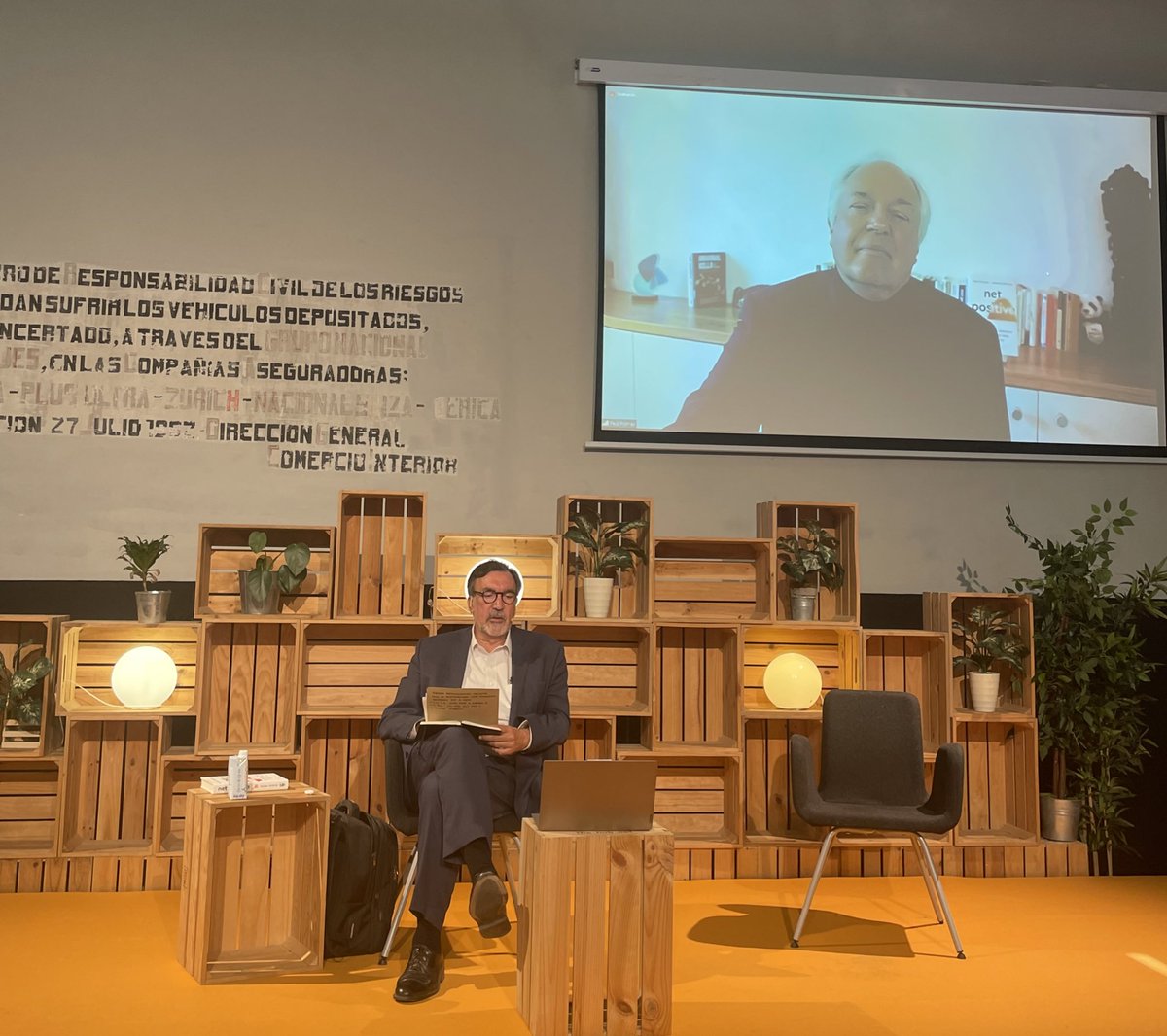 BMerinoV's tweet image. Escuchando reconfortada a @PaulPolman en
Décimo aniversario @AsocDIRSE necesitamos líderes y empresas con coraje para transformarse #netpositive y cambiar la realidad, acabar con la corrupción, lobby, vulneración DDHH evasión de impuestos …