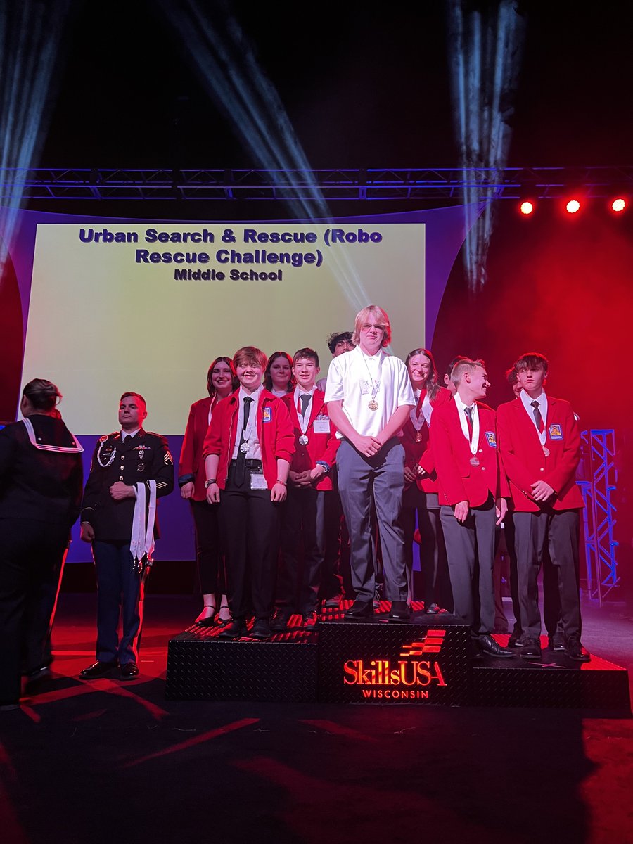bayporttech's tweet photo. Derek Metzner, Phoenix McElroy, Emelia Erdmann, and
Maia Virile won Silver in Broadcast News at the SkillsUSA WI championships yesterday in Madison.  @BayPortHS @HSSD https://t.co/fLV7pkFYw7