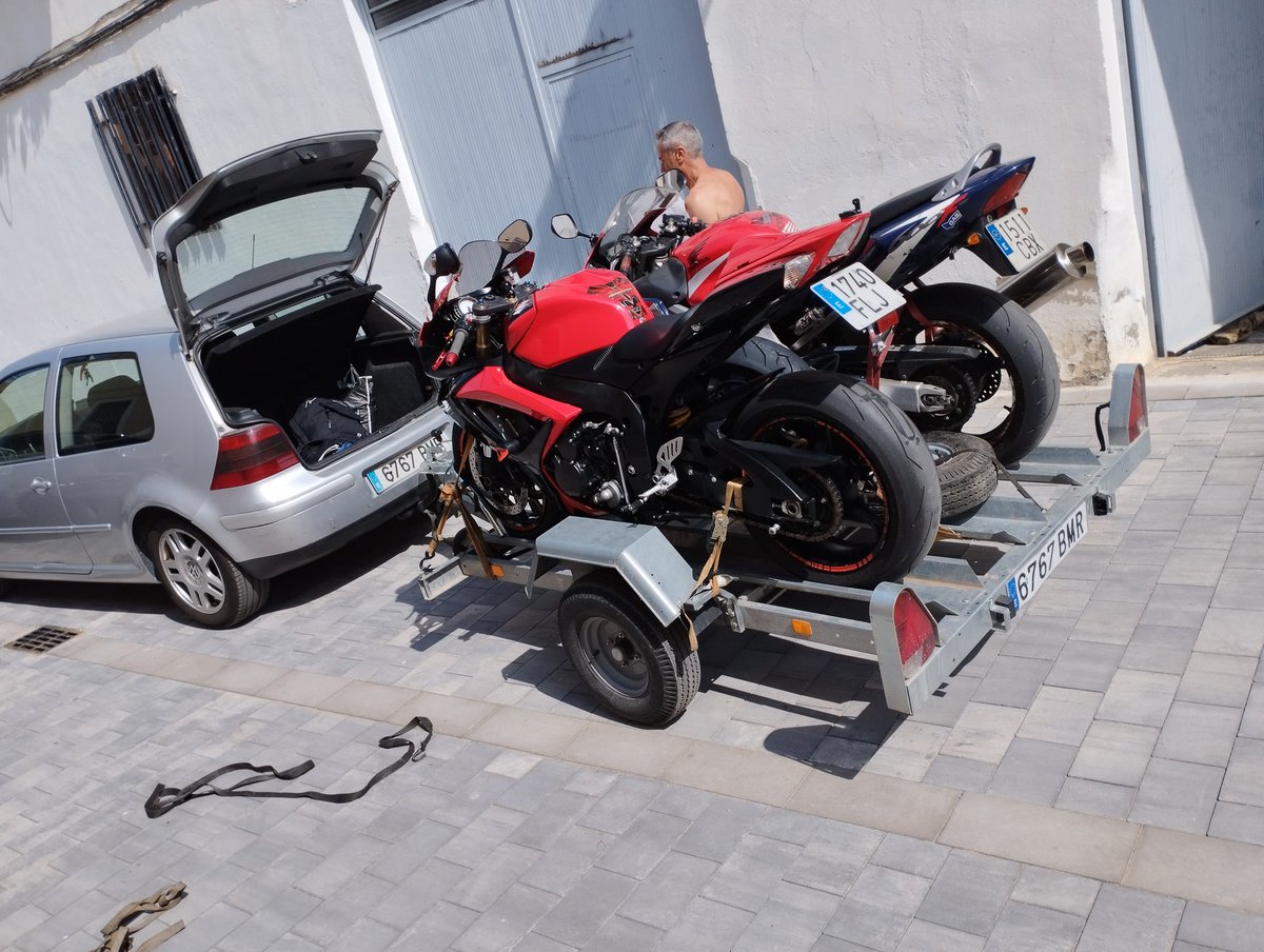 instagram.com/stories/vicent… 
Empieza el viaje!! #jerez23 @lioteam_23 #MotoGP #findedemotos