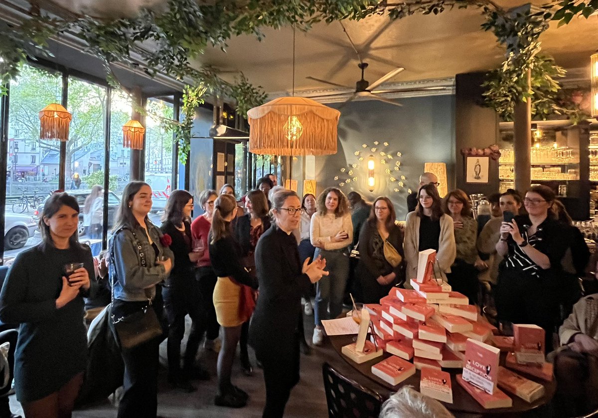 Une chouette soirée pour la présentation de The Spanish Love Deception d’<a href="/elenaarmasbooks/">elena armas ❥</a> qui sortira le 3 mai chez <a href="/Jailupourelle/">J'ai Lu pour elle</a> <a href="/Editions_Jailu/">Éditions J’ai lu</a> !
Compte-rendu et concours sur mon Instagram instagram.com/p/CriiaOrqpBB/… et sur mon Facebook facebook.com/10005665045883…