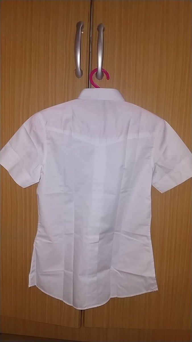 cuteanna_a's tweet photo. ขายเสื้อมือ1 ตราจุฬาค่ะ
ไซส์L อก32ค่ะ 
ตัวละ250บาท ส่งฟรี!!!!
#เสื้อนักศึกษา #เสื้อจุฬา #ชุดนักศึกษา https://t.co/f8aLCfiYb4