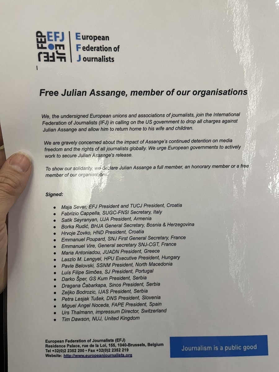 This is hugely significant: European journalists’ unions unite to declare Julian a member of their organisations. Julian’s imprisonment is a full blown attack on Europe’s freedom of the press. An attack on one is an attack on all. europeanjournalists.org/blog/2023/04/2… #FreeAssangeNOW