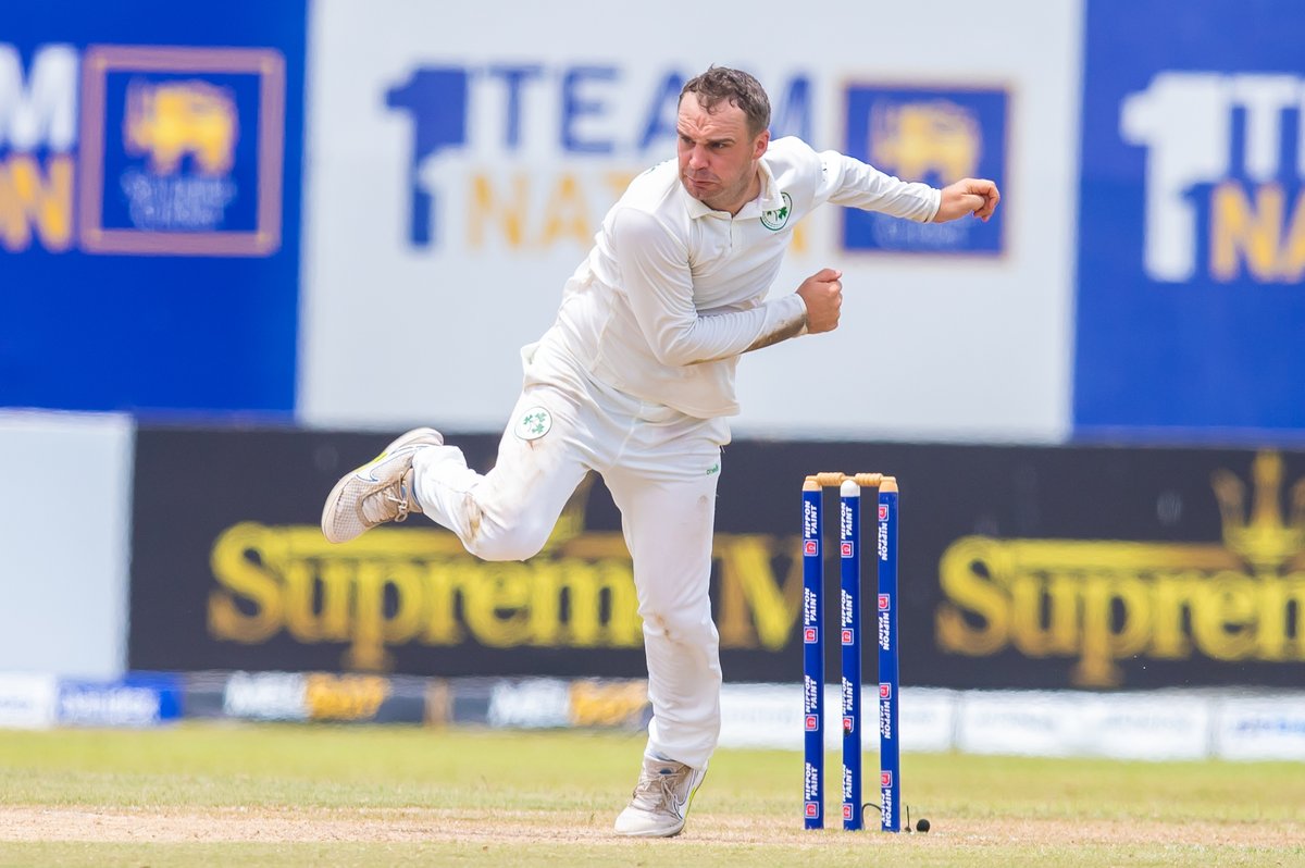 Cricket_World's tweet image. 🇮🇪 Ireland struggled to take wickets on day four in Galle, as Sri Lanka mounted 704-3 declared, led by Kusal Mendis’ 245, before two early wickets set up an intriguing fifth day as Ireland fight to save a draw.

cricketworld.com/sri-lanka-vs-i…

#SLvIRE #CricketTwitter