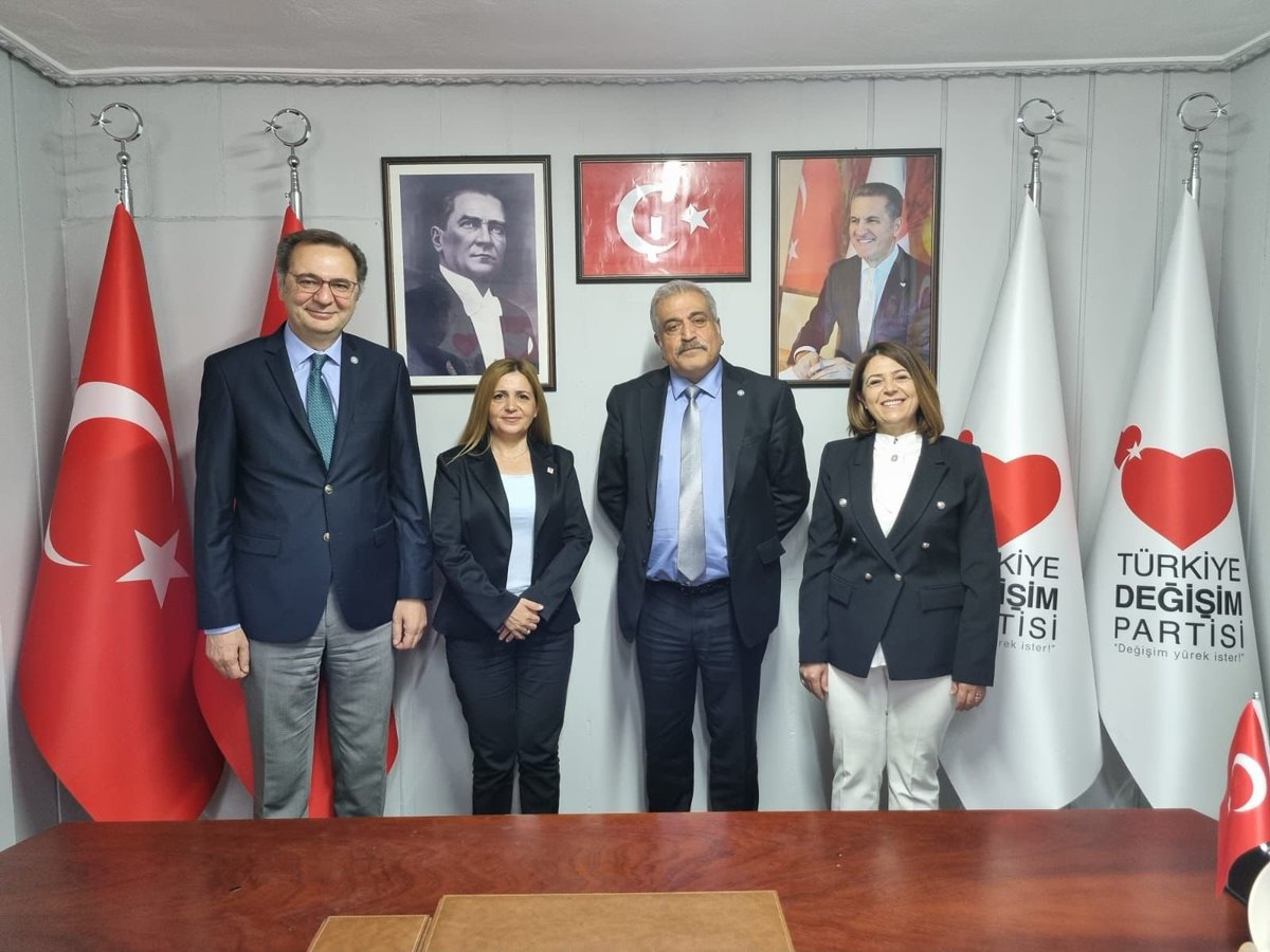 İyi Parti İl Başkanı Nurhan Sunel’in Parti Teşkilatı ile  birlikte, Kütahya milletvekili adayı Prof. Dr. Orhan Özatik,  milletvekili adayı Nurcan Duygu ile Salih Özden’in TDP il Başkanlığımıza yapmış oldukları nazik ziyaretleri için teşekkür eder, kendilerine başarılar dileriz.