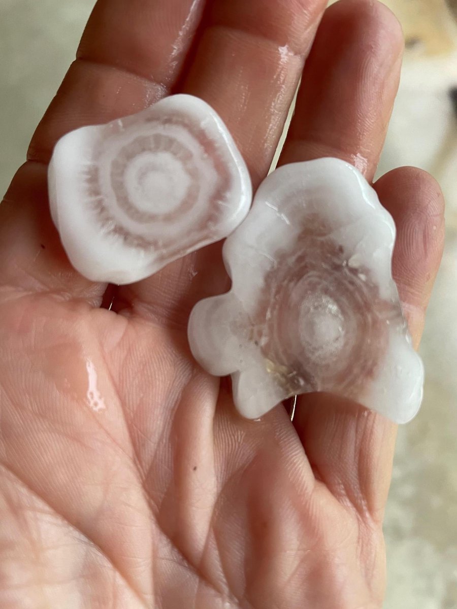 heatherlorien's tweet photo. @GrantJNBC5 @DavidFinfrock  this is beautiful hail! I teach science, can you explain the rings? Not my photo Ann Slater on FB. https://t.co/f3mvC40H4I