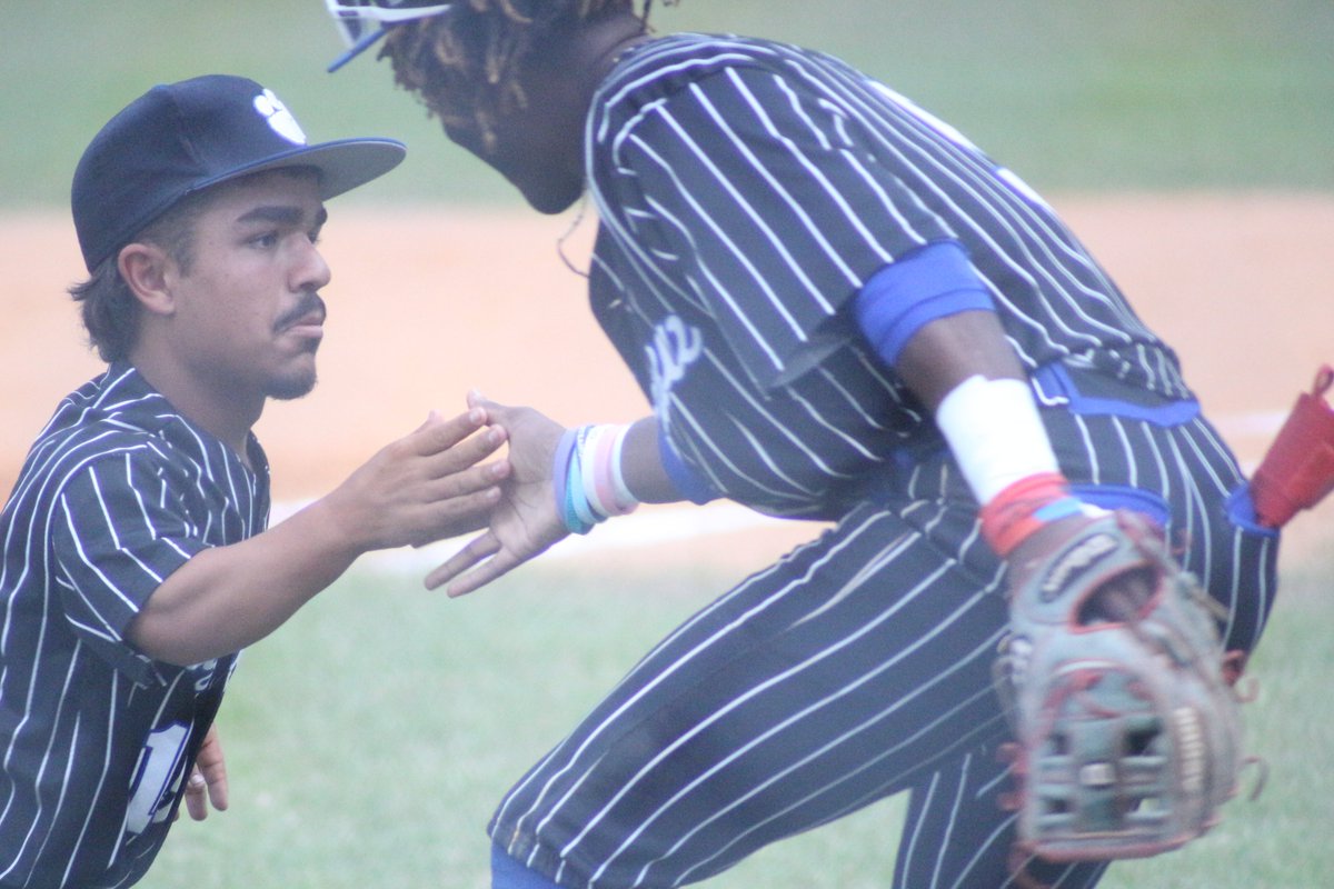 ClayTodaySports's tweet photo. Best Dugout dude https://t.co/bDFCq3V5mL