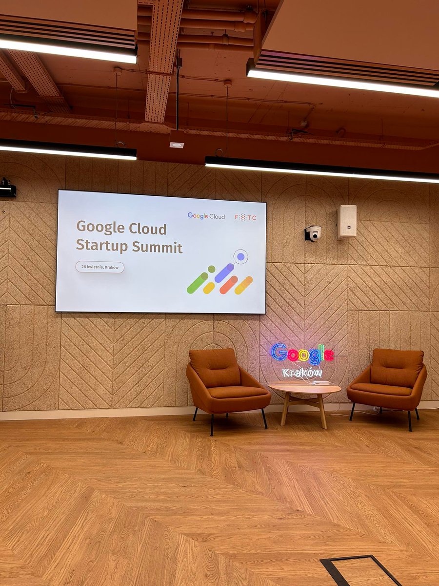1Strike_io's tweet photo. Yesterday we visited the newest and also the oldest @googleeurope office in Poland -Kraków.

We took part in the Google Cloud Startup Summit, we met some interesting people  and we have gathered some valuable tips and feedback from experts.

#startup #growth #business #cybersec https://t.co/lkJH9MPVEi