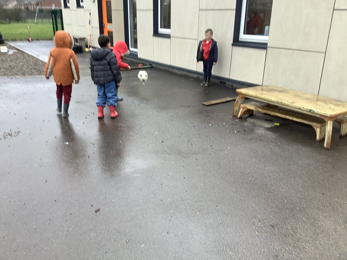 DanestoneN20's tweet photo. Rain doesn’t stop us learning and having fun, we had a rainy game of football. https://t.co/iTbdWaOhsa