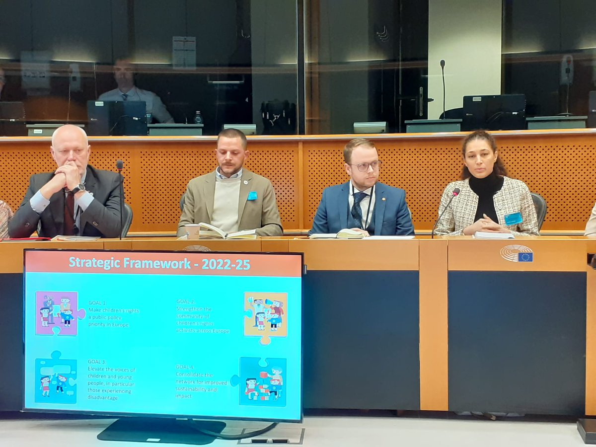 RomaniChildren's tweet image. Reneta Krivozonova, @Eurochild_org shares the strategies aimed to deliver change for families in adversity in Bulgaria.

#FirstYearsFirstPriority #RomaWeek